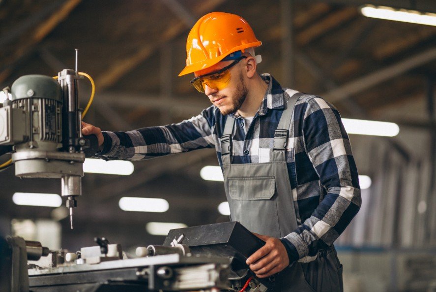 What Does a Manufacturing Engineer Do? Roles, Responsibilities, and Career Opportunities